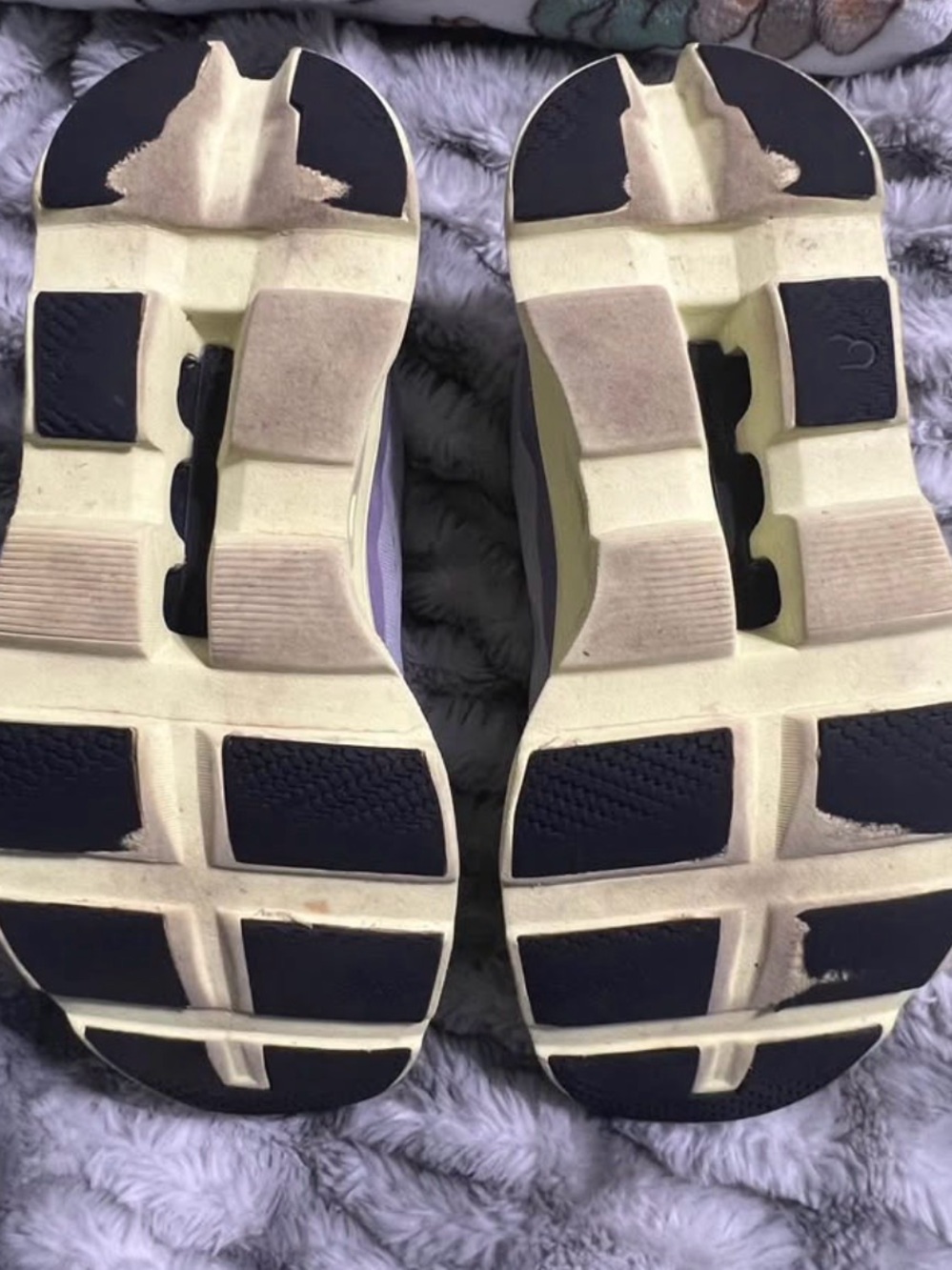 On Running Women's Sneakers in Lavender and Pale Yellow - Picture 9 of 11